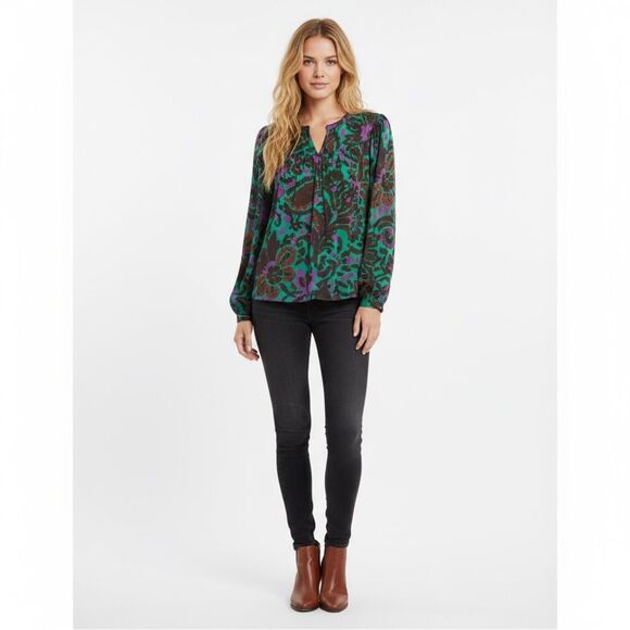 NWT Velvet by Graham & Spencer Reeve Amazon Printed Satin Blouse - Picture 1 of 10